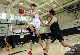 大谷翔平在 2023 年 7 月单日投出完封胜后，在第二场比赛击出双响炮，震惊体育界